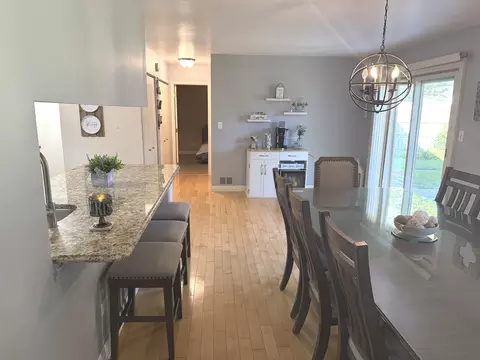 Dining - 1525 Teri Ln, Algonquin, IL 60102 photo 1 of 4