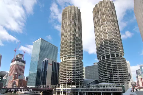 300 N State St #2810, Chicago, IL 60654