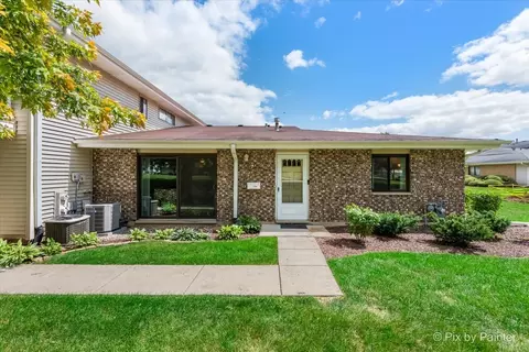 1345 Forestdale Ct, Schaumburg, IL 60193