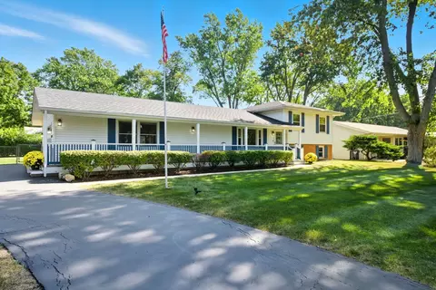 30 W355 Claymore Ln, Naperville, IL 60563