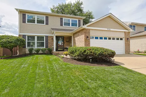 936 Debra Ln, Elk Grove Village, IL 60007