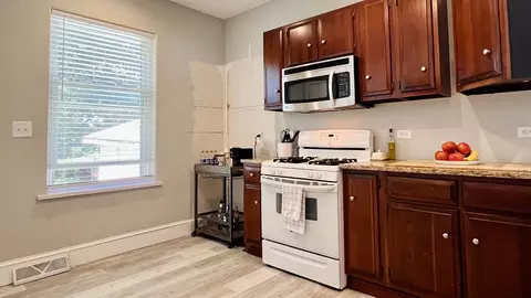 Kitchen - 1203 S Linden St, Normal, IL 61761 photo 7 of 9