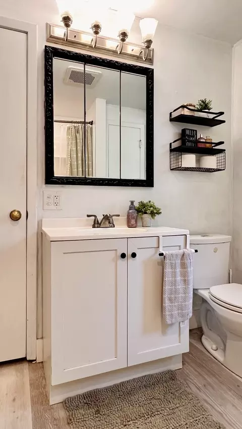 Bath - 1203 S Linden St, Normal, IL 61761 photo 2 of 3