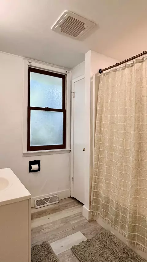 Bath - 1203 S Linden St, Normal, IL 61761 photo 3 of 3