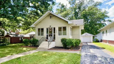1203 S Linden St, Normal, IL 61761