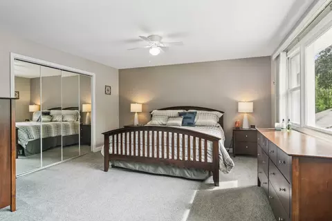 Bedroom - 2805 Oriole Ln, Rolling Meadows, IL 60008 photo 1 of 3