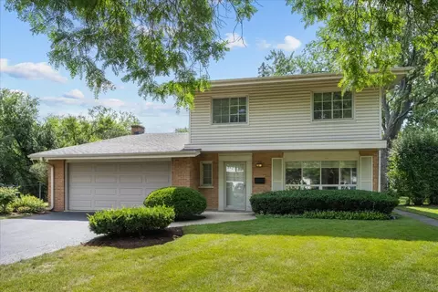 49 Larkdale East Rd, Deerfield, IL 60015