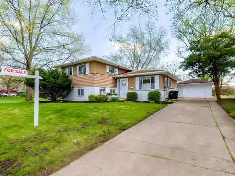 125 Warwick St, Park Forest, IL 60466
