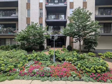 410 Ashland Ave #1A, River Forest, IL 60305