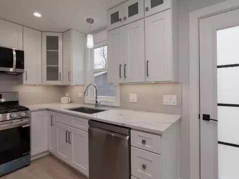Kitchen - 6310 Hilly Way, Cary, IL 60013 photo 4 of 8