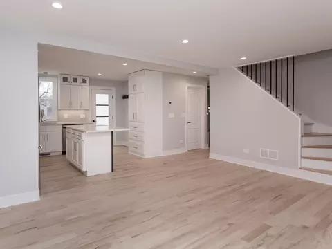 Living - 6310 Hilly Way, Cary, IL 60013 photo 2 of 9