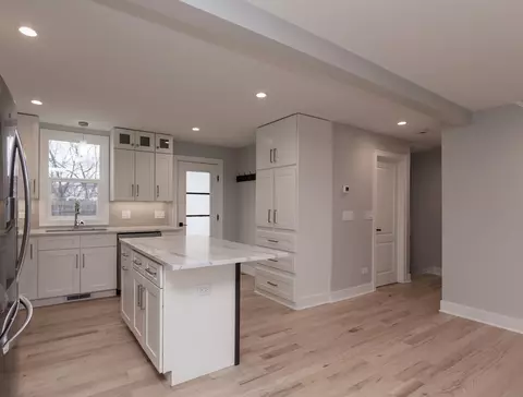 Kitchen - 6310 Hilly Way, Cary, IL 60013 photo 8 of 8