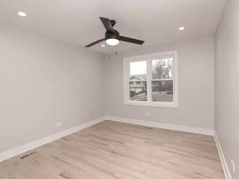 Bedroom - 6310 Hilly Way, Cary, IL 60013 photo 12 of 15