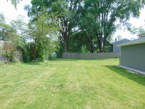 Exterior - 6310 Hilly Way, Cary, IL 60013 photo 7 of 9