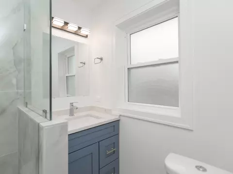 Bath - 6310 Hilly Way, Cary, IL 60013 photo 4 of 7