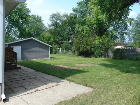 Exterior - 6310 Hilly Way, Cary, IL 60013 photo 5 of 9
