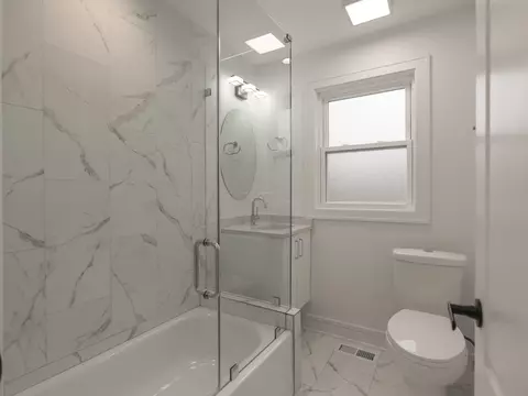 Bath - 6310 Hilly Way, Cary, IL 60013 photo 2 of 7