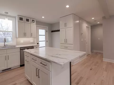 Kitchen - 6310 Hilly Way, Cary, IL 60013 photo 7 of 8