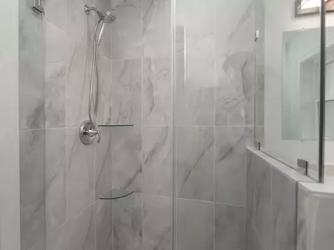 Bath - 6310 Hilly Way, Cary, IL 60013 photo 5 of 7