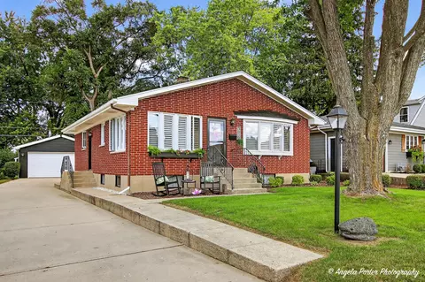 3616 Grand Ave, Mchenry, IL 60050