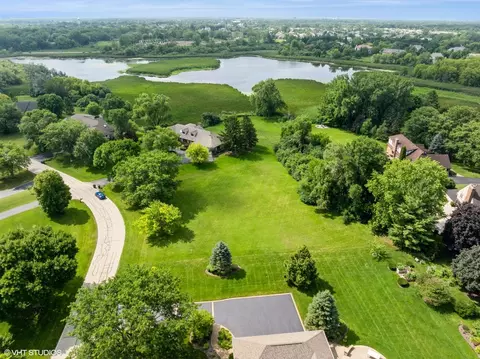 2204 Shetland Rd, Inverness, IL 60010