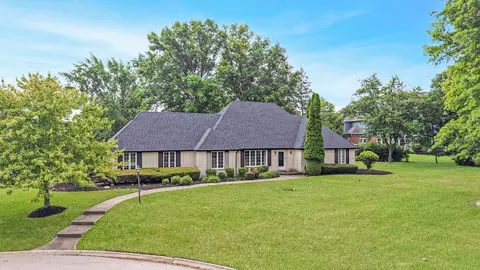 8147 Dorstep Ln, Orland Park, IL 60462