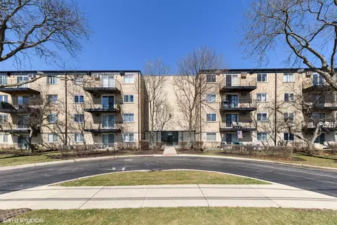 2424 E Oakton St #1G, Arlington Heights, IL 60004