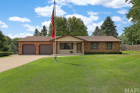 3701 W Berkshire Dr, Mchenry, IL 60051