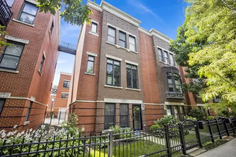 815 W 14th Pl, Chicago, IL 60608