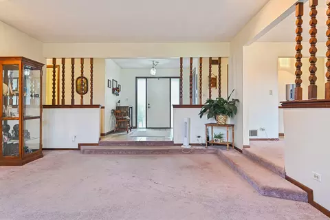 8116 Maple St, Marengo, IL 60152 photo 2