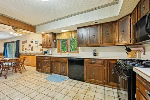 8116 Maple St, Marengo, IL 60152 photo 3