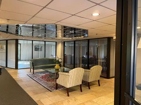 711 S River Rd #401, Des Plaines, IL 60016 photo 3