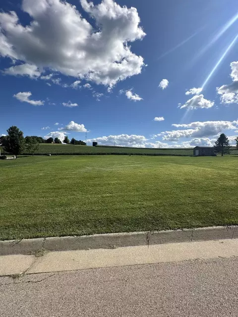 526 Breezeway Dr, Pearl City, IL 61062