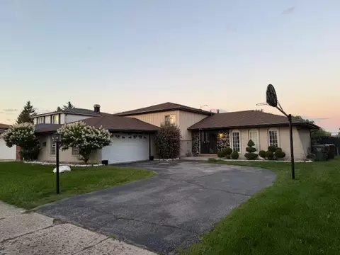 235 S Harper Ave, Glenwood, IL 60425