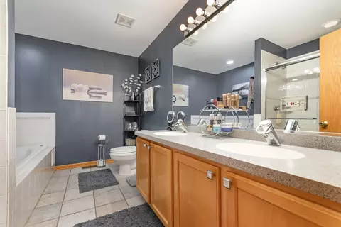 Bath - 3824 S Normal Ave, Chicago, IL 60609 photo 2 of 3