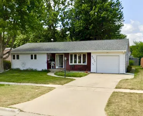 2011 16th Ave, Sterling, IL 61081