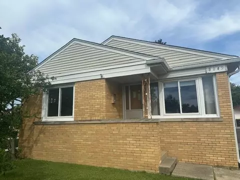 8045 N Ozanam Ave, Niles, IL 60714
