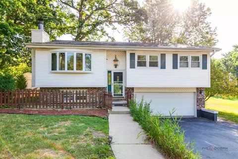 36661 N Oakwood Dr, Lake Villa, IL 60046