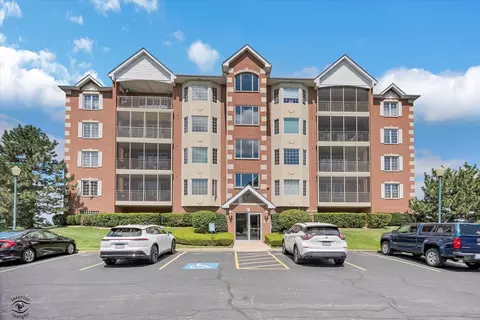 7904 Trinity Cir #4NE, Tinley Park, IL 60487
