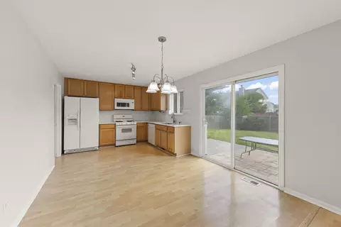 6216 Brunswick Dr, Plainfield, IL 60586 photo 9