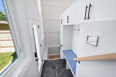 Entry Way - 2012 Maple Ave, Evanston, IL 60201 photo 1 of 1