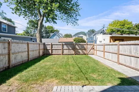 Exterior - 2012 Maple Ave, Evanston, IL 60201 photo 3 of 5