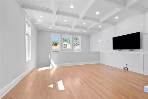 Living - 2012 Maple Ave, Evanston, IL 60201 photo 2 of 4