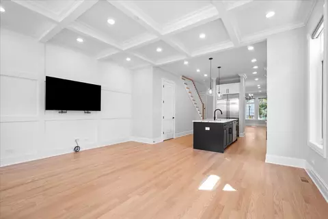 Living - 2012 Maple Ave, Evanston, IL 60201 photo 3 of 4