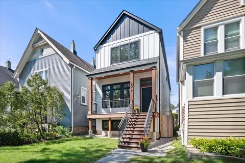 2012 Maple Ave, Evanston, IL 60201