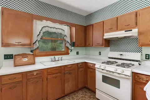 612 Oak St, Delavan, IL 61734 photo 6