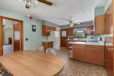 612 Oak St, Delavan, IL 61734 photo 3