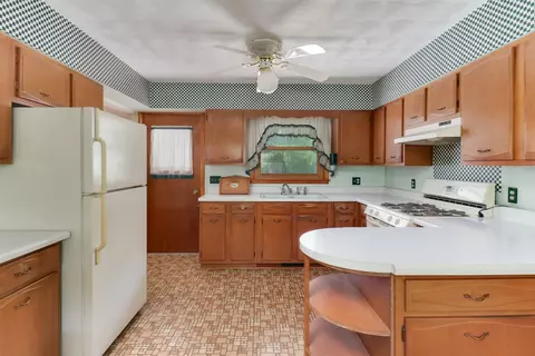 612 Oak St, Delavan, IL 61734 photo 7