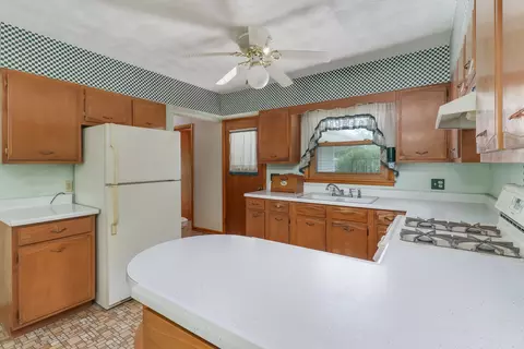 612 Oak St, Delavan, IL 61734 photo 8
