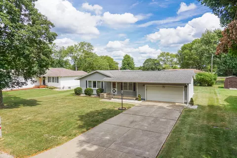 612 Oak St, Delavan, IL 61734